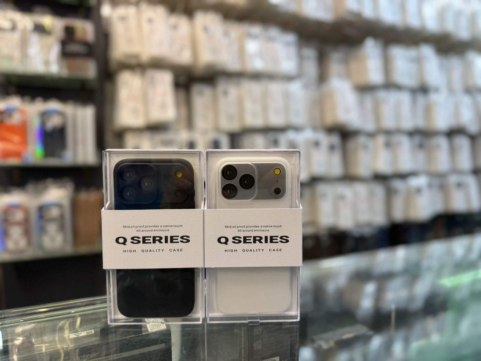 IPHONE Q SERIES COVER